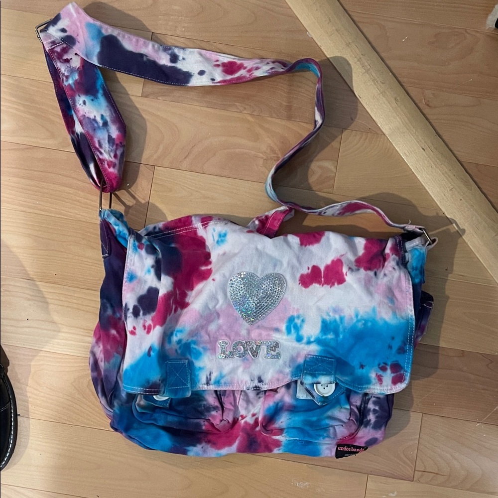 Tie-Dye Crossbody Bag with Heart Design